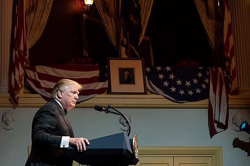 512px-President_Trump_at_the_Ford's_Theater_Gala_(47993775913)