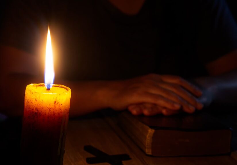 prayer_by_candlelight.jpg.optimal